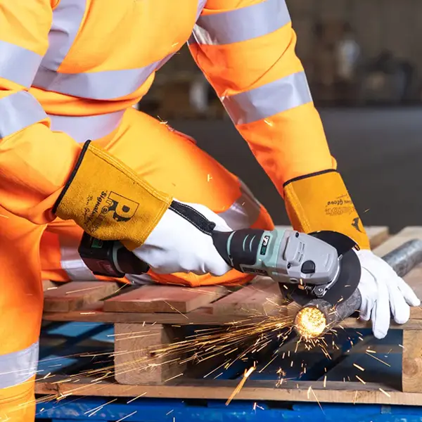 Choosing Safety Gloves - Selecting Gloves for Thermal Hazards